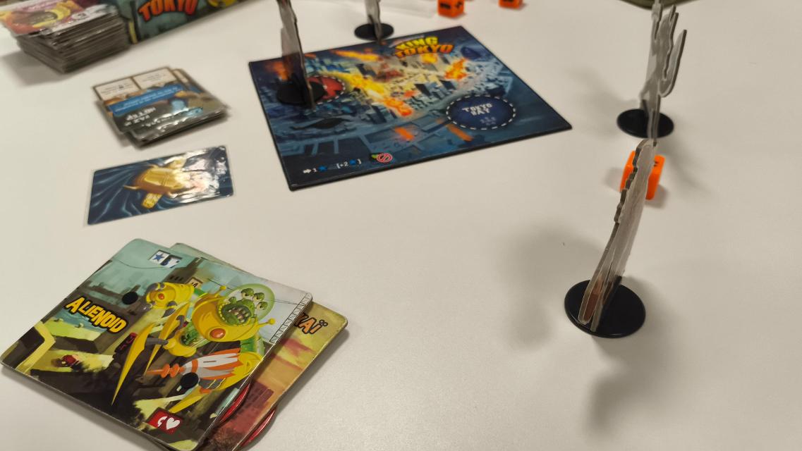 King of Tokyo auf dem Tisch, Foto von Mochilo