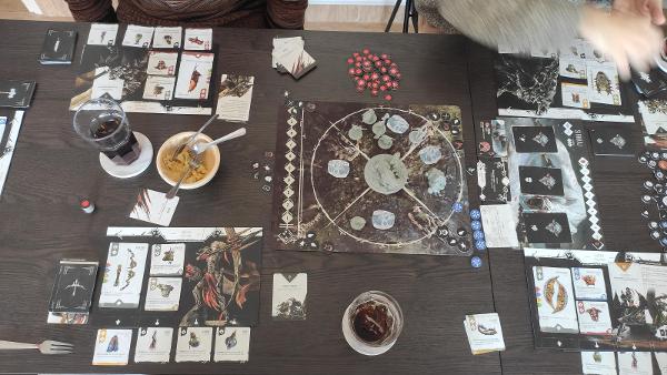 Primal: The Awakening na stole, foto: Jaume