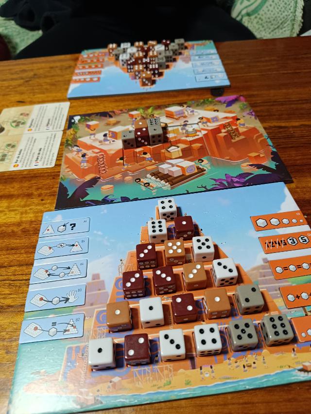 Pyradice on the table, photo by Jamape