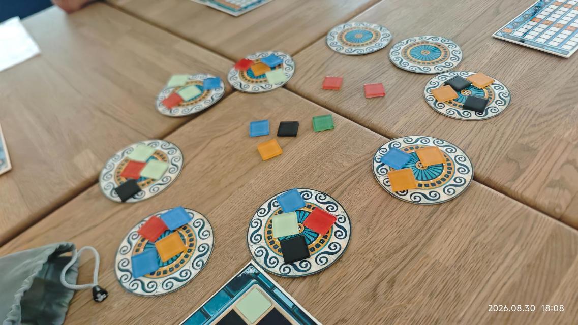 Azul on the table, photo by FazerGD