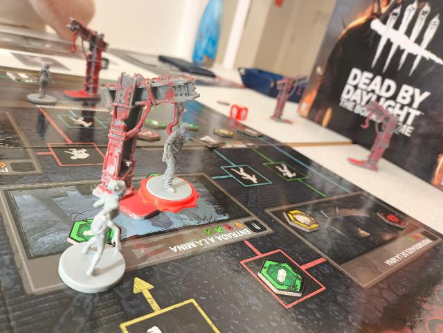 Dead by Daylight: The Board Game on the table, photo by Heldisil