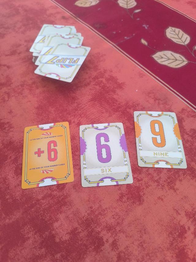 اقلب 7 على الطاولة، صورة من Sapinto