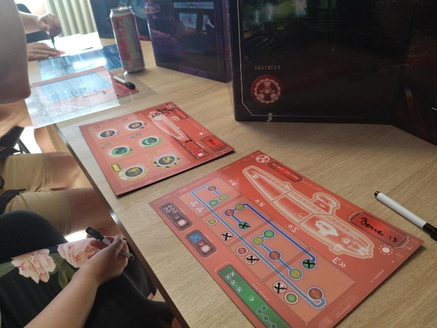 Captain Sonar sur la table, photo de Grin