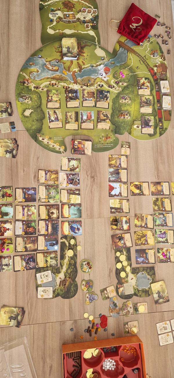 Everdell: The Complete Collection sobre la taula, foto de Pere