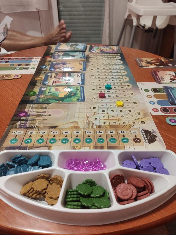 Trekking Through History on the table, photo by tienlevy