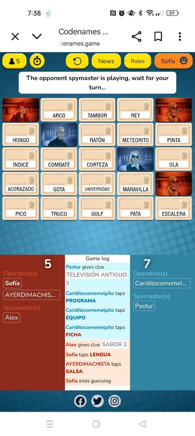 Codi secret sobre la taula, foto de Ghospi