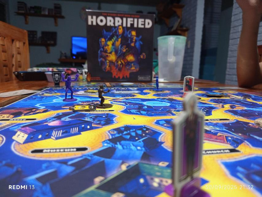テーブル上のHorrified(写真:MarFe MaAn)