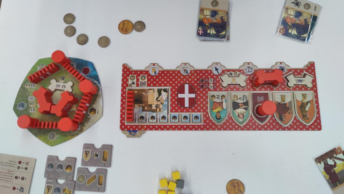 Stupor Mundi on the table, photo by Kabra