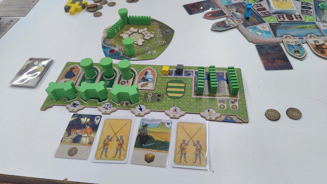 Stupor Mundi on the table, photo by Kabra
