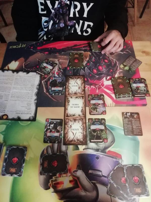 SiegeStorm: SiegeMode auf dem Tisch, Foto von Shinychi3