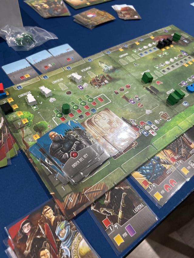 Paladins of the West Kingdom pöydällä, kuva: David