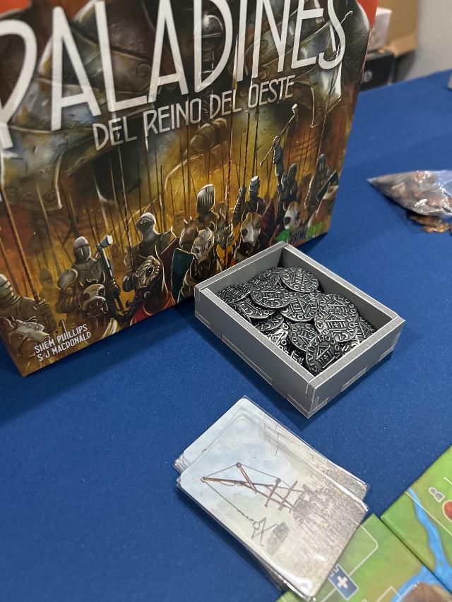 Paladins of the West Kingdom pöydällä, kuva: David