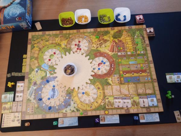 Tzolk'in: Mayský kalendář na stole, foto: santi3b
