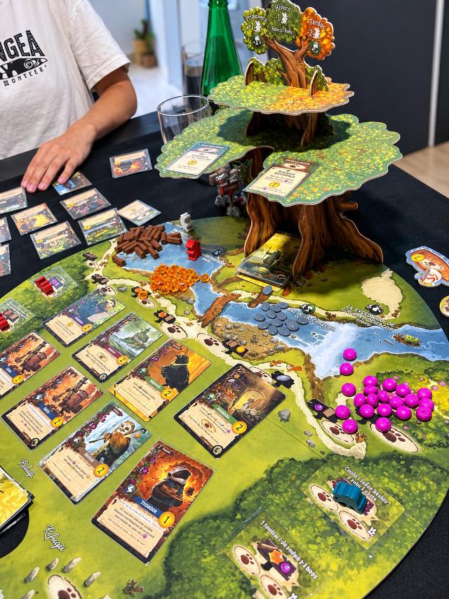 Everdell na stole, zdjęcie: La Timba