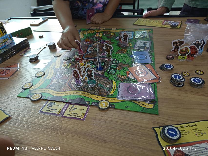 The Hobbit: An Unexpected Party on the table, photo by MarFe MaAn