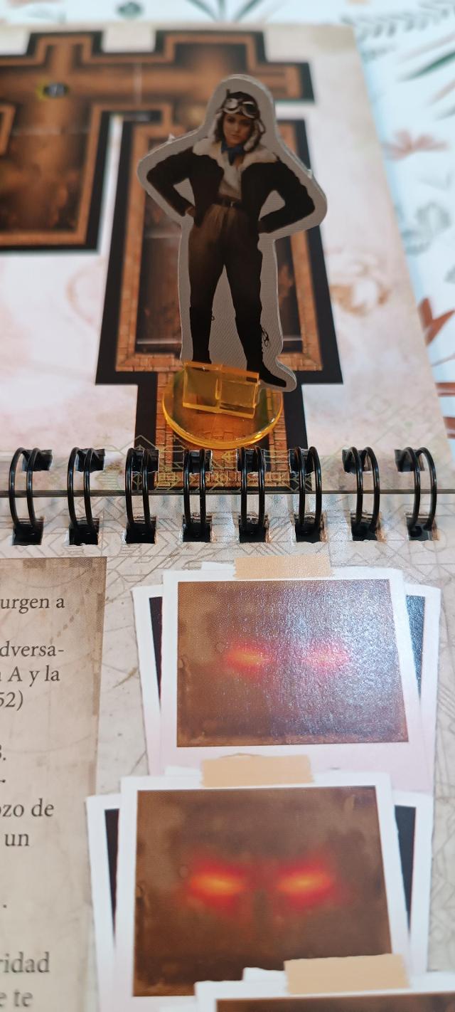 Aventura Z: Vol 1 Lovecraft on the table, photo by Viafora - Francesc