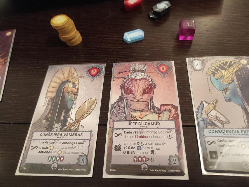 Etherstone sobre la mesa, foto de Pauliss