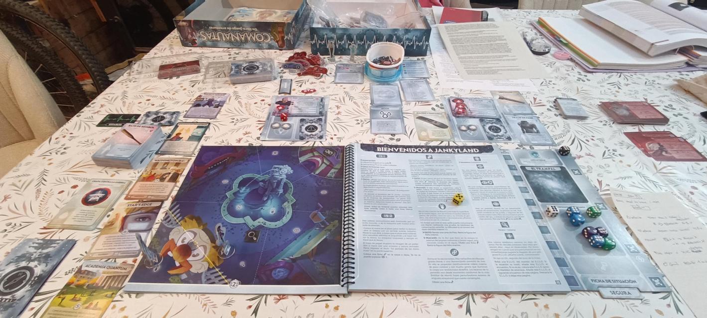 Comanauts on the table, photo by Viafora - Francesc