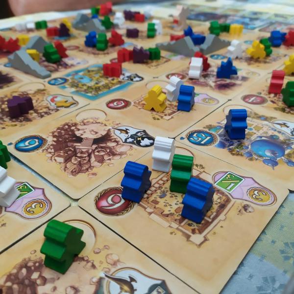 Five Tribes: The Djinns of Naqala on the table, photo by Nori