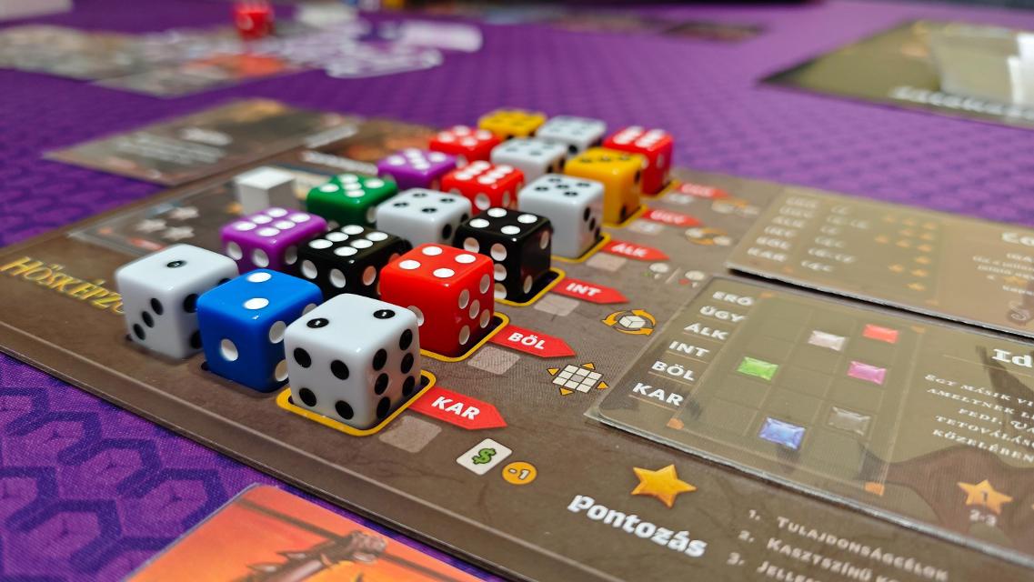 Roll Player pöydällä, kuva: onyxo
