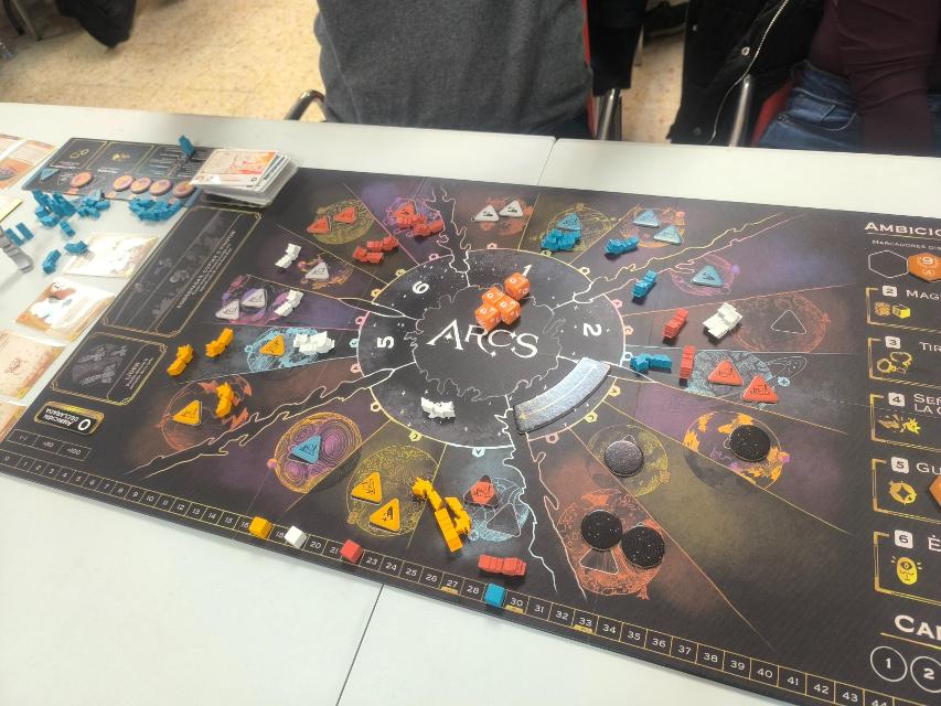 Arcs: Konflikt a zhroucení v Pomezí na stole, foto: Sapinto
