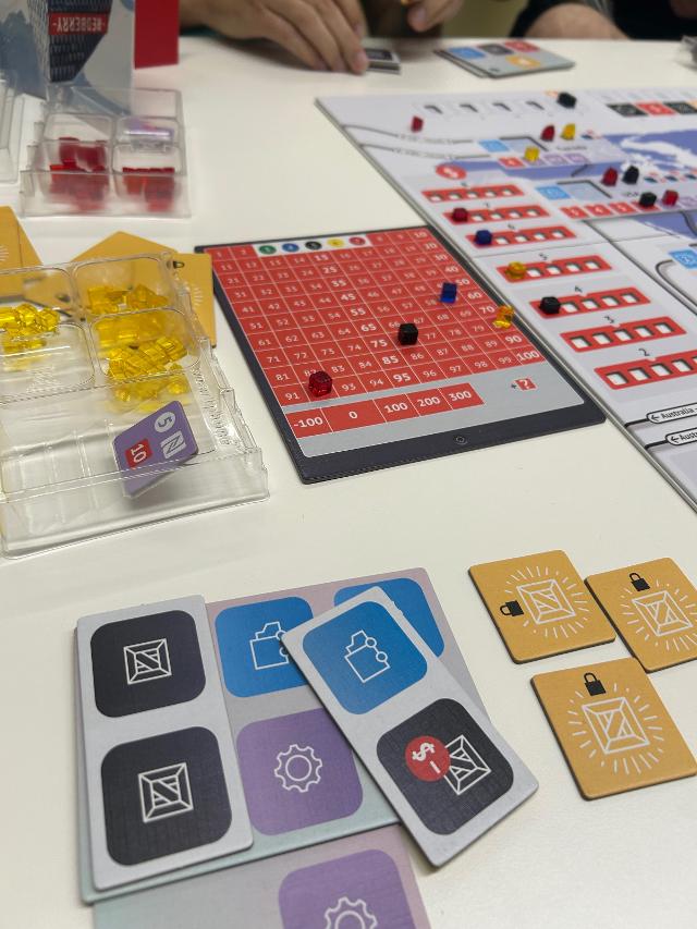 Smartphone Inc. on the table, photo by David