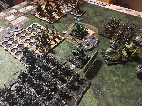 Runewars: Miniaturenspiel auf dem Tisch, Foto von Roger