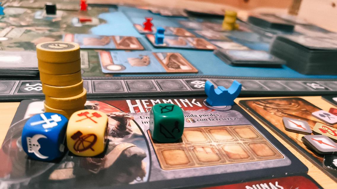 Champions of Midgard on the table, photo by Mochilo