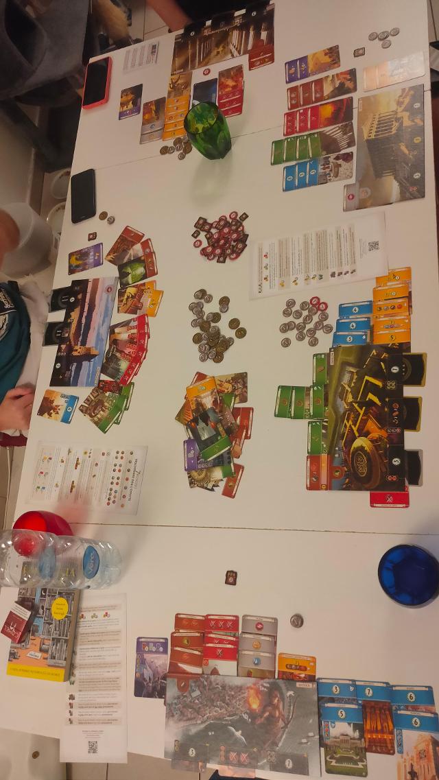 7 Wonders (Second Edition) sobre la taula, foto de Xerta