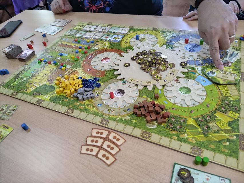 Tzolk'in: Mayský kalendář na stole, foto: Amy