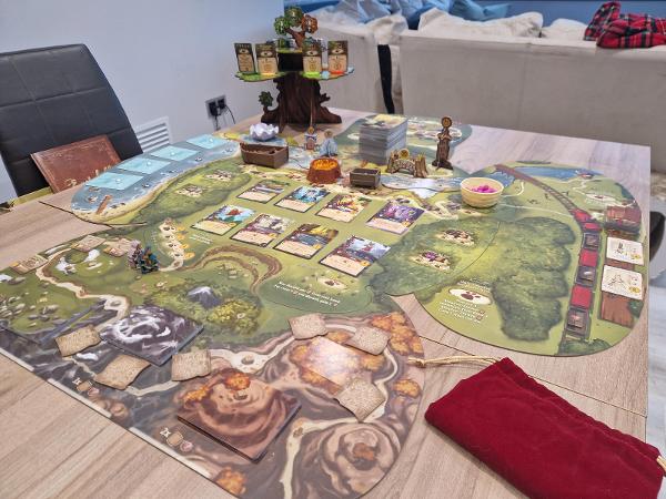 Everdell: The Complete Collection sobre la taula, foto de Pere