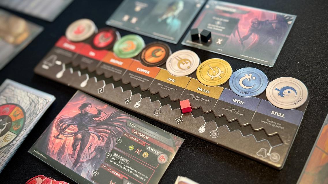 Mistborn: Il Gioco di Carte sul tavolo, foto di Dídac