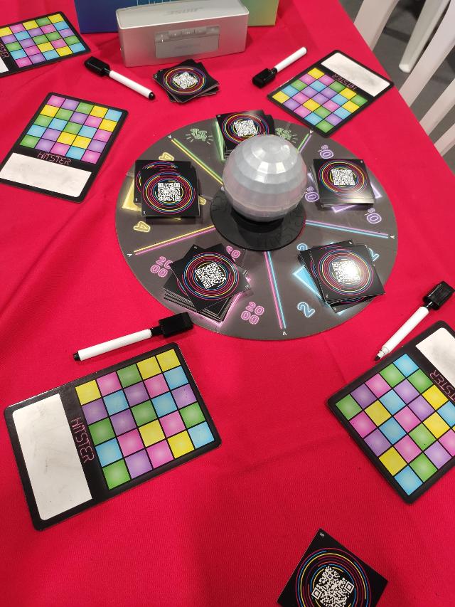 Hitster: Music Bingo på bordet, bilde av Mario Estruch
