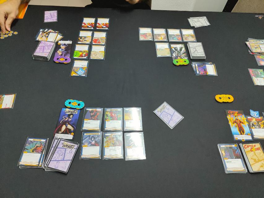 Sentinels of the Multiverse: Definitive Edition على الطاولة، صورة من Dracman811