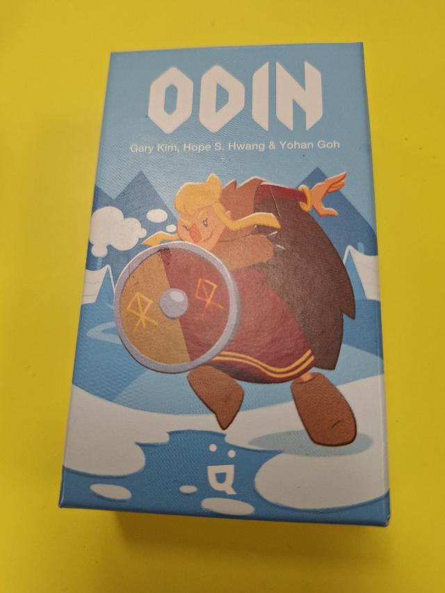 Odin sur la table, photo de Artur Rodríguez Coma