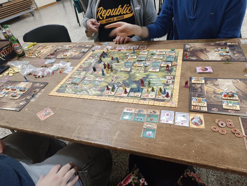 Shogun no Katana på bordet, foto af Alessia Celadin