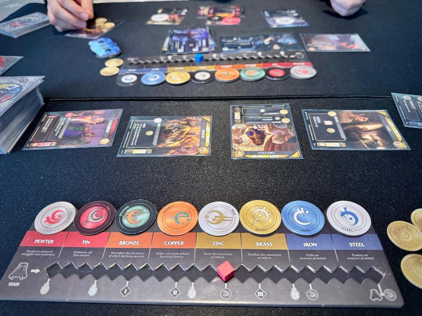 Mistborn: Il Gioco di Carte sul tavolo, foto di Dídac