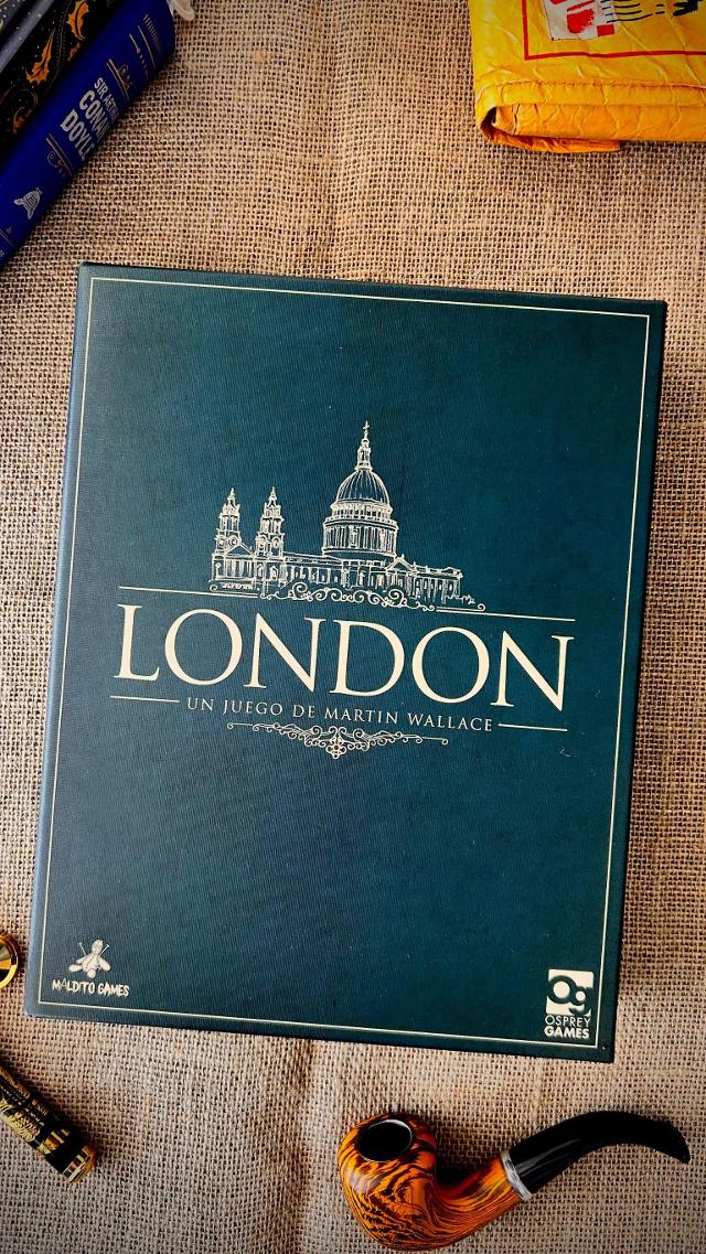London (Second Edition) on the table, photo by Andres