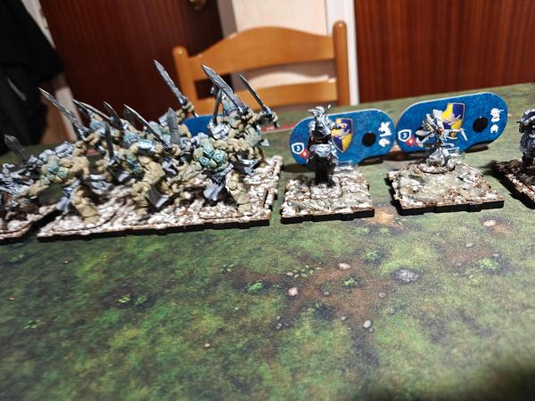 Runewars: Miniaturenspiel auf dem Tisch, Foto von Roger