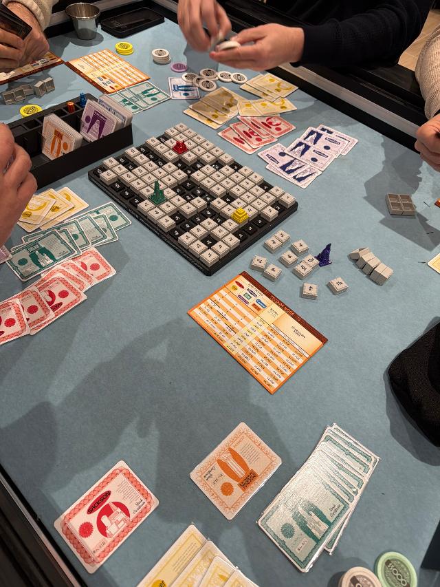 Acquire على الطاولة، صورة من neogeneration