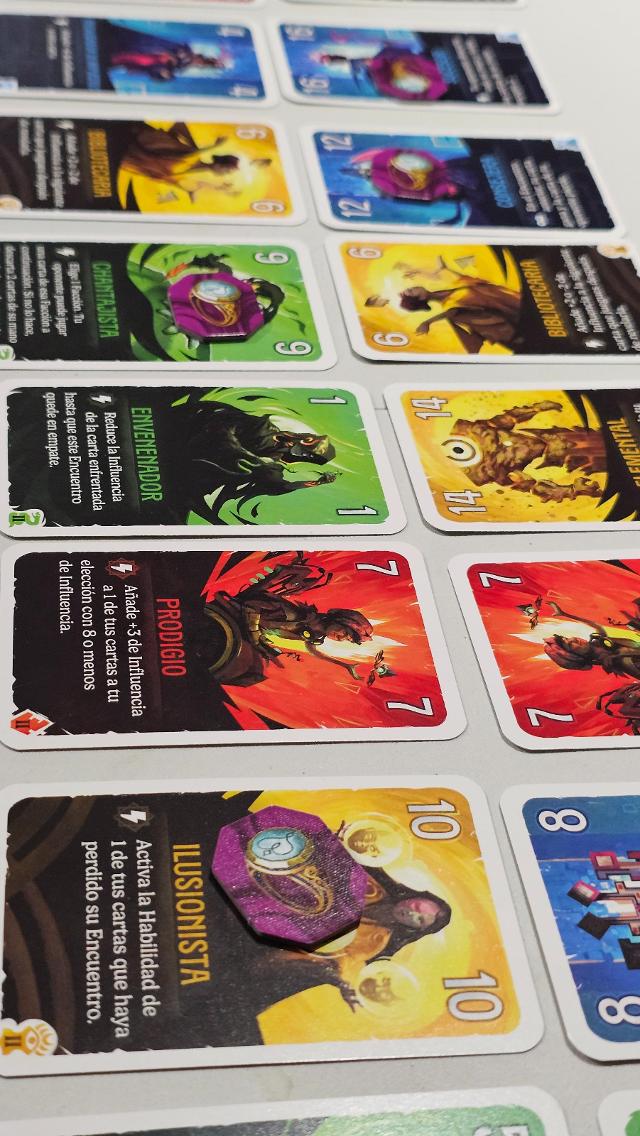 Duel om Cardia op tafel, foto van Jugar y Leer