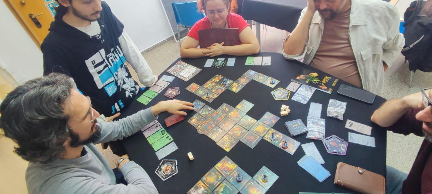 Betrayal at House on the Hill: 3rd Edition on the table, photo by Jaime Mayol