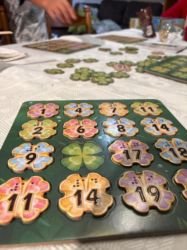 Lucky Numbers on the table, photo by Dani Gómez