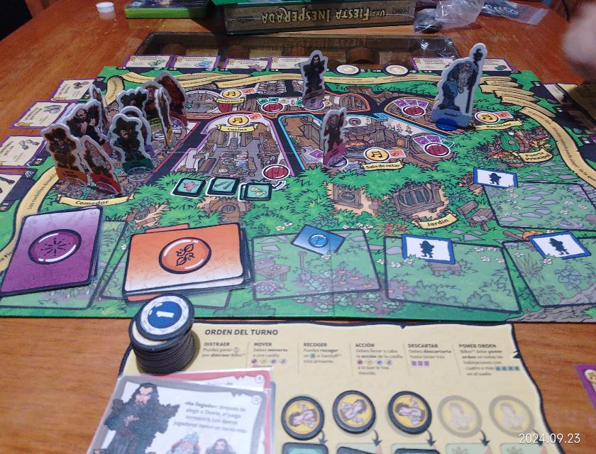 The Hobbit: An Unexpected Party on the table, photo by MarFe MaAn