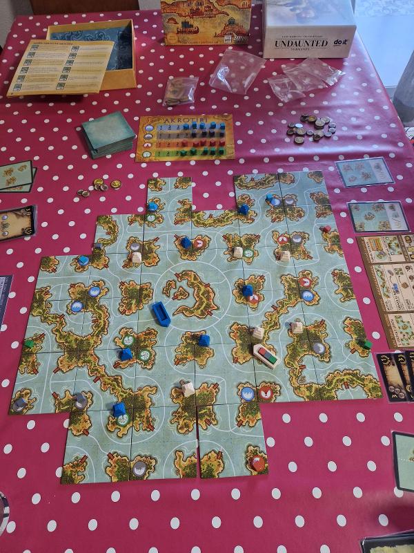 Akrotiri on the table, photo by Pere