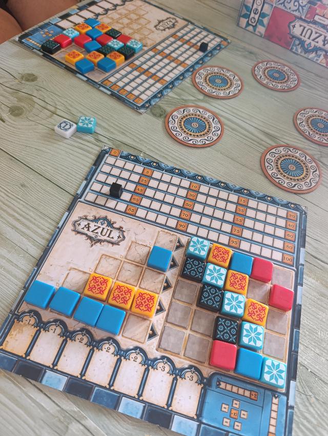 Azul on the table, photo by Japydance
