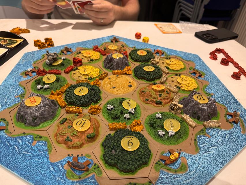 Catan: Edición 3D sobre la taula, foto de Charlie King