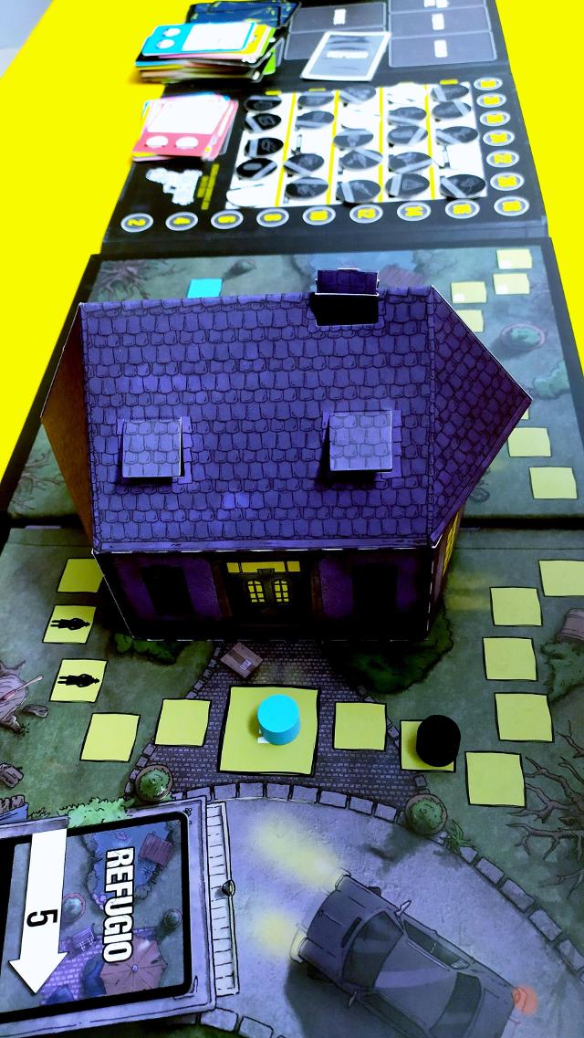 Sebastian Fitzek Safehouse на столе, фото: Daniel