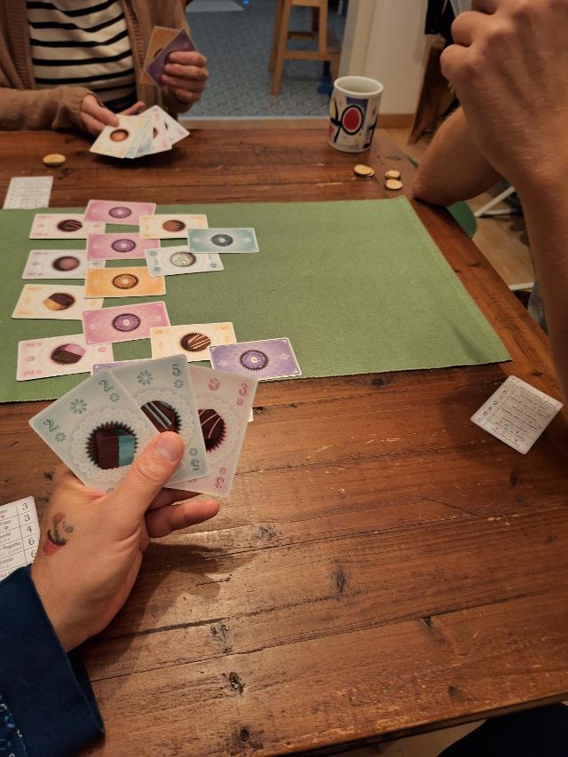Truffle Shuffle on the table, photo by Artur Rodríguez Coma