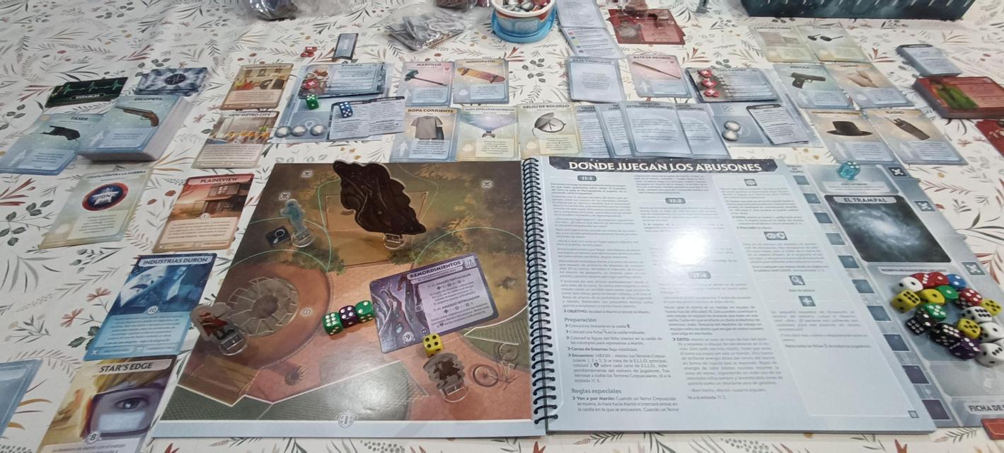 Comanauts on the table, photo by Viafora - Francesc